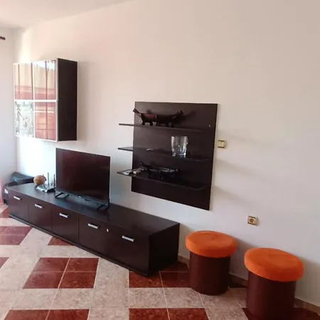 Apartment Страхотен Двустаен Апартамент *