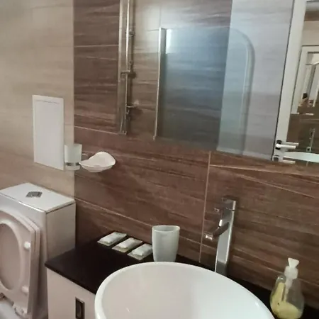 Страхотен Двустаен Апартамент Apartment *